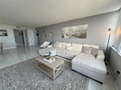 18011 Biscayne Boulevard Aventura FL 33160