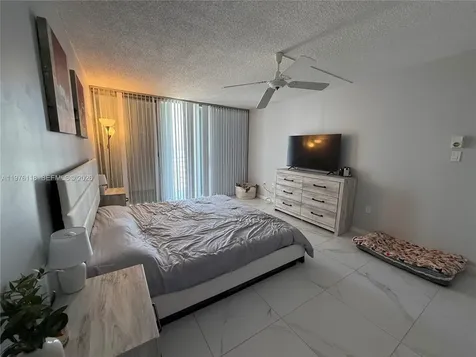18011 Biscayne Boulevard Aventura FL 33160