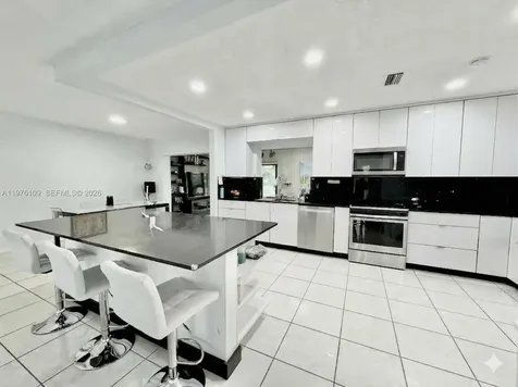 7005 NW 94th Avenue Tamarac FL 33321