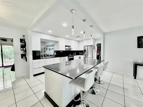 7005 NW 94th Avenue Tamarac FL 33321