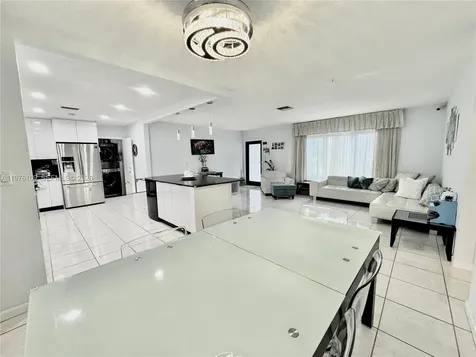 7005 NW 94th Avenue Tamarac FL 33321