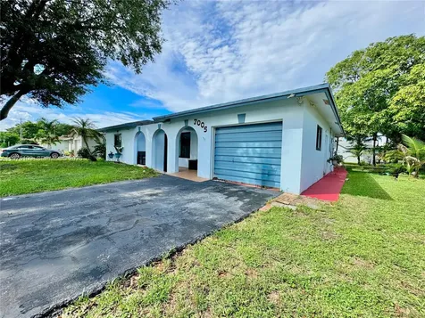 7005 NW 94th Avenue Tamarac FL 33321