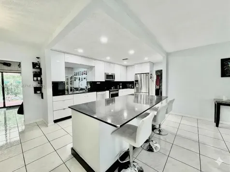 7005 NW 94th Avenue Tamarac FL 33321