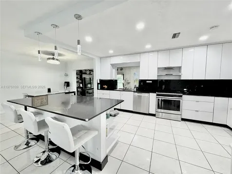 7005 NW 94th Avenue Tamarac FL 33321