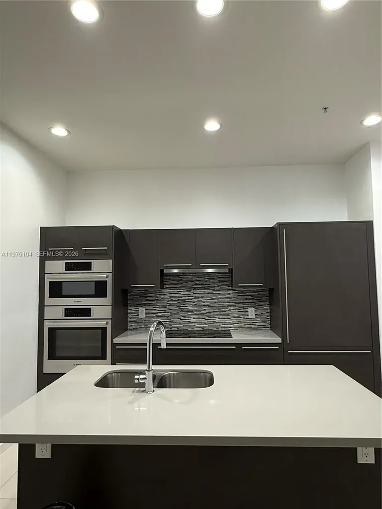 7661 NW 107th Avenue Doral FL 33178