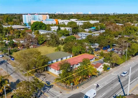 8213 NE 1st Avenue Miami FL 33138