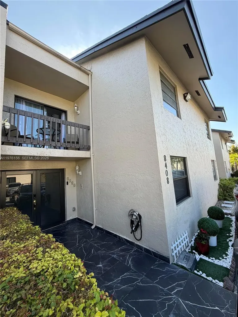 8408 NW 8th Street Miami FL 33126