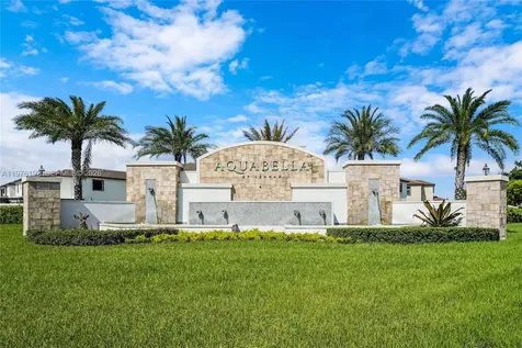 10589 W 33rd Lane Hialeah FL 33018