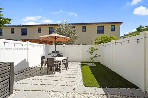 10589 W 33rd Lane Hialeah FL 33018