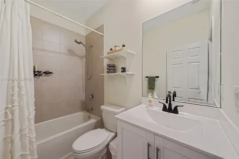 10589 W 33rd Lane Hialeah FL 33018