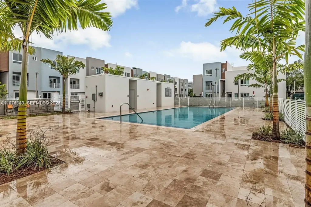 2561 NE 193rd Street Miami FL 33180