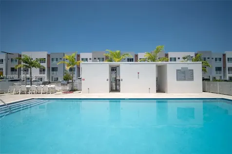 2561 NE 193rd Street Miami FL 33180