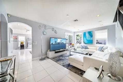 1547 Mariner Way Hollywood FL 33019