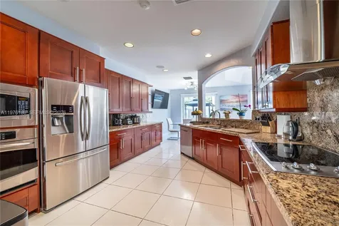 1547 Mariner Way Hollywood FL 33019