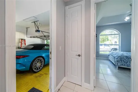 1547 Mariner Way Hollywood FL 33019