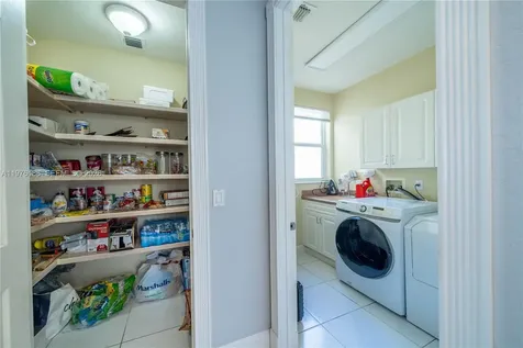 1547 Mariner Way Hollywood FL 33019