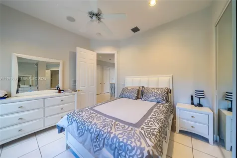 1547 Mariner Way Hollywood FL 33019