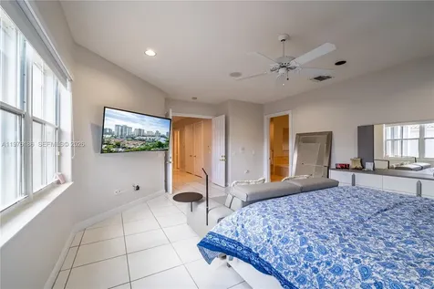 1547 Mariner Way Hollywood FL 33019