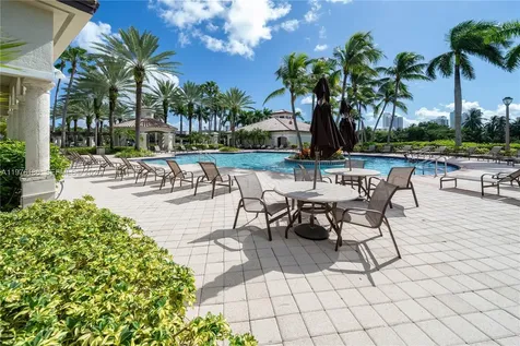 1547 Mariner Way Hollywood FL 33019