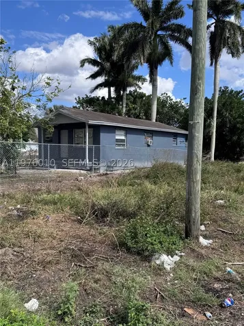 609 SW 8th Street Belle Glade FL 33430