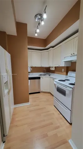 3500 Coral Way Miami FL 33145