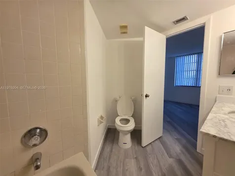 210 Lake Pointe Drive Oakland Park FL 33309