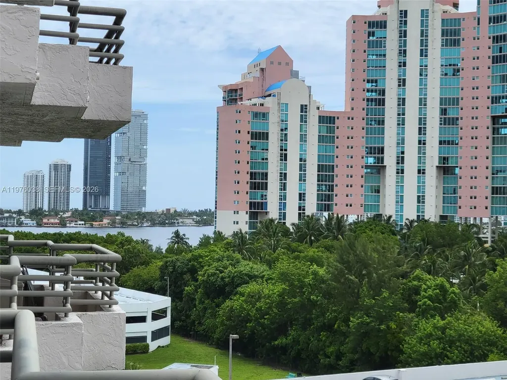 3300 NE 191st Street Aventura FL 33180