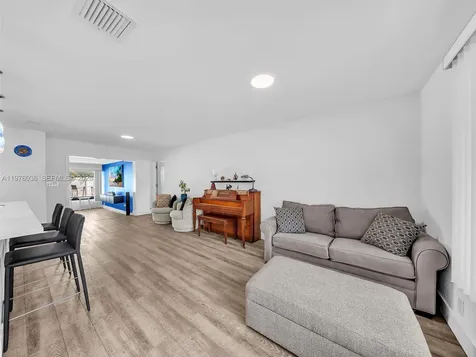 5100 NE 14th Terrace Fort Lauderdale FL 33334