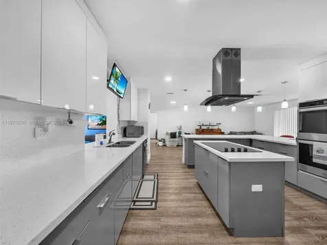 5100 NE 14th Terrace Fort Lauderdale FL 33334