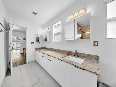5100 NE 14th Terrace Fort Lauderdale FL 33334