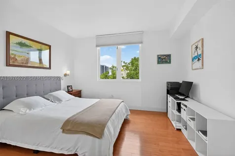 2630 SW 28th St (OVERBROOK) Miami FL 33133