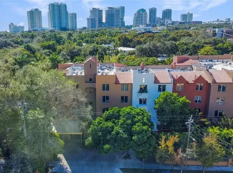 2630 SW 28th St (OVERBROOK) Miami FL 33133