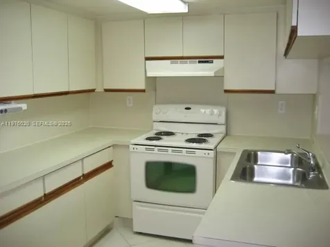 8305 SW 152 Avenue Miami FL 33193