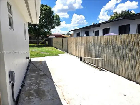 6744 SW 21st Street Miami FL 33155