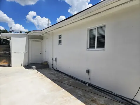 6744 SW 21st Street Miami FL 33155