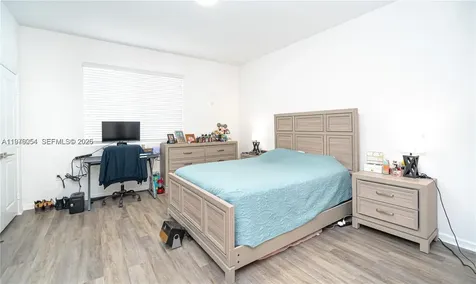 2820 NW 180th Street Miami Gardens FL 33056