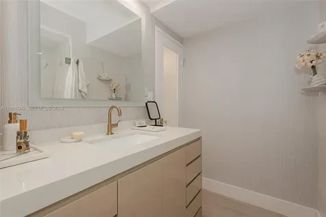 1000 West Avenue Miami Beach FL 33139
