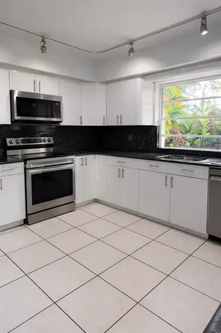 2110 NE 198th Terrace Miami FL 33179