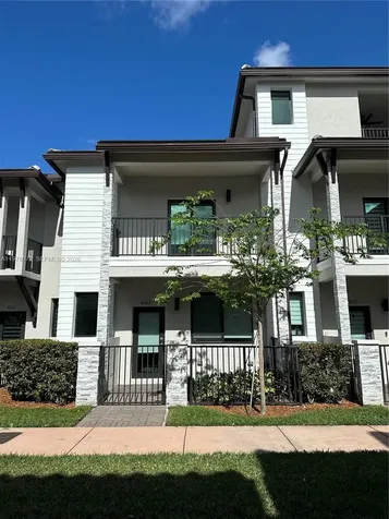 4609 NW 83rd Path Doral FL 33166