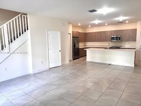 4609 NW 83rd Path Doral FL 33166