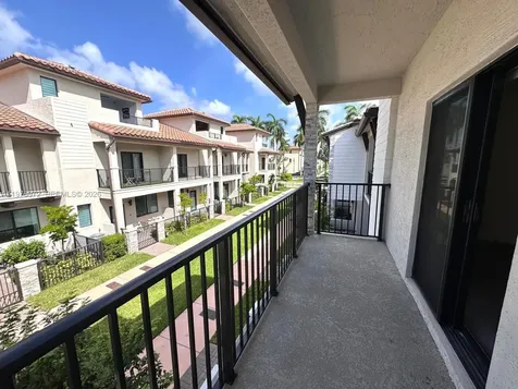4609 NW 83rd Path Doral FL 33166