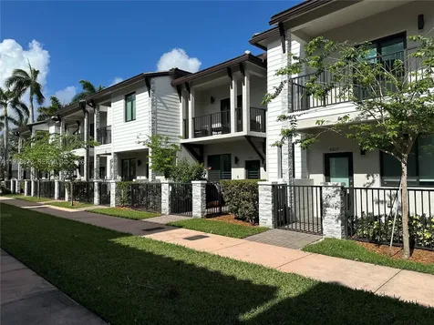 4609 NW 83rd Path Doral FL 33166