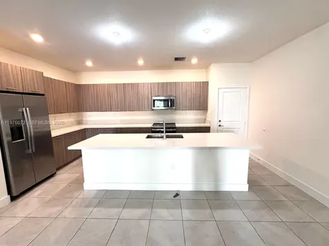 4609 NW 83rd Path Doral FL 33166