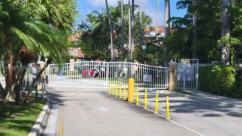 410 S Park Road Hollywood FL 33021