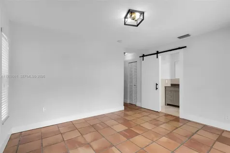 2934 W Trade Avenue Miami FL 33133