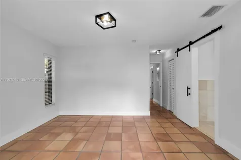 2934 W Trade Avenue Miami FL 33133