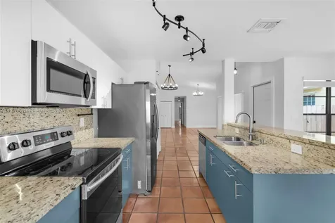 2934 W Trade Avenue Miami FL 33133