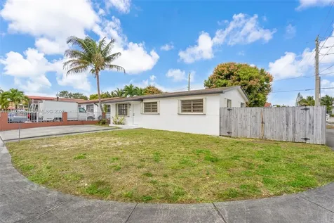 1005 W 36th Place Hialeah FL 33012