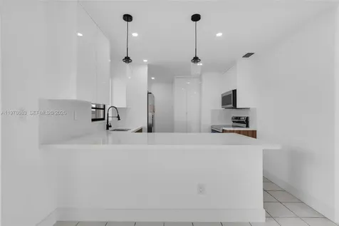 1005 W 36th Place Hialeah FL 33012