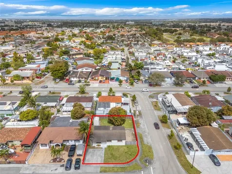 1005 W 36th Place Hialeah FL 33012